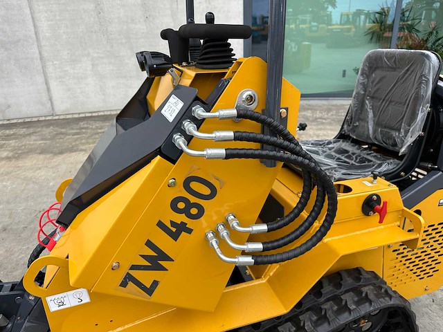 Newrick - 2025 - zw480 - rupsschranklader - afbeelding 5 van  18