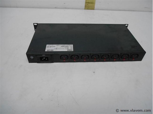 Next ipdu metered en switched pdu 16a - afbeelding 2 van  3