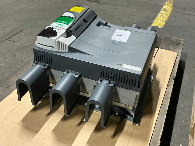 Nidec control techniques mp350a4r frequentieregelaar - afbeelding 4 van  6