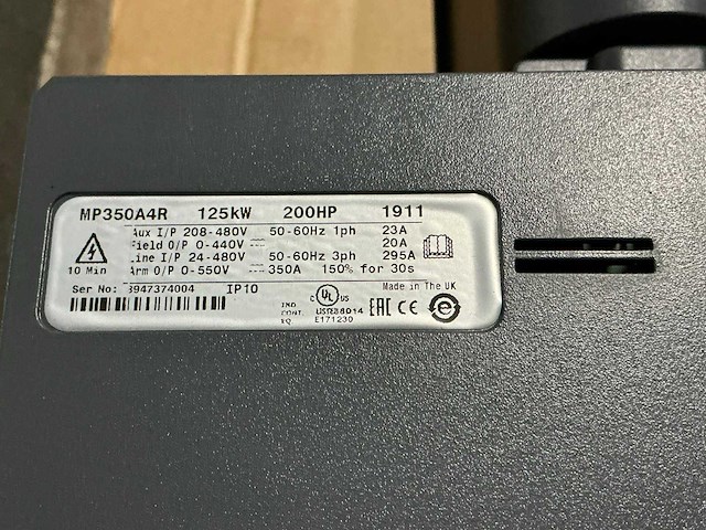 Nidec control techniques mp350a4r frequentieregelaar - afbeelding 6 van  6