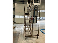 Niet demonteerbare constructie bordes trap mobiel - afbeelding 4 van  4