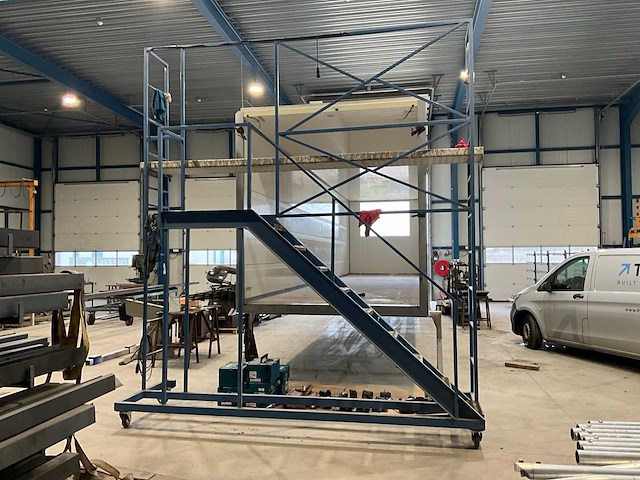 Niet demonteerbare constructie bordes trap - afbeelding 3 van  3