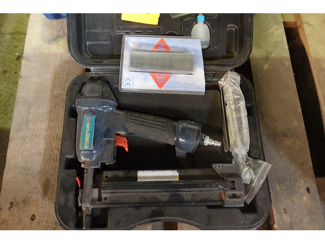 Nietjesmachine - afbeelding 1 van  1