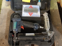 Nietjesmachine - afbeelding 1 van  1