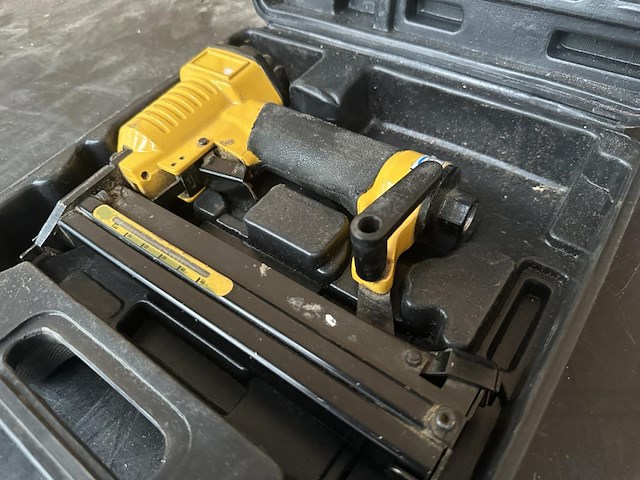 Nietpistool brad nailer - afbeelding 2 van  3