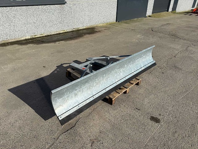 Nieuw - sneeuwschuif - voorzetapparatuur - afbeelding 1 van  6