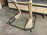 Nieuw in de verpakking halloween skelet 3,35 meter. - afbeelding 2 van  8