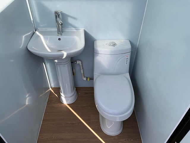 Nieuw mobiel toilet - afbeelding 5 van  13