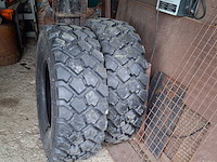 Nieuwe band michelin 335/80-20 - afbeelding 1 van  3