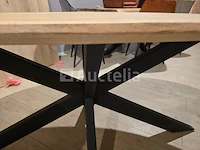 Nieuwe ovale massief houten tafel 240x110x3cm hoogte 77cm