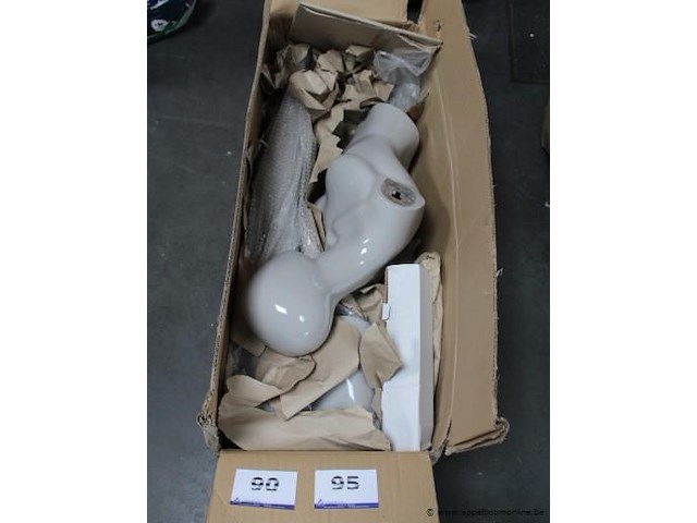 Nieuwe paspop - afbeelding 1 van  1