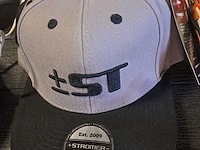Nieuwe petten 5 x - afbeelding 1 van  3