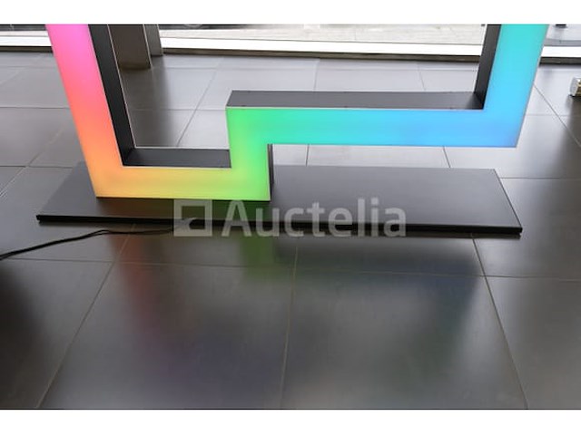 'nieuwe renault 4' verlicht bord - afbeelding 4 van  4