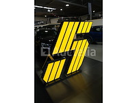 'nieuwe renault 5' verlicht bord - afbeelding 1 van  5