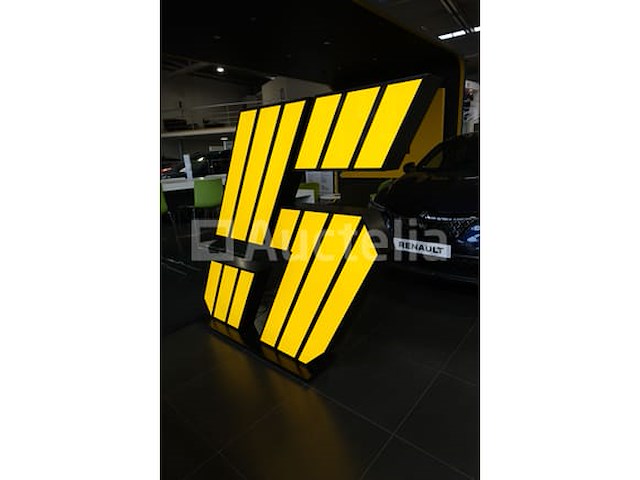 'nieuwe renault 5' verlicht bord - afbeelding 2 van  5