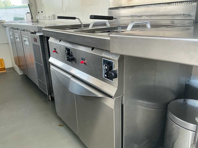 Niewiadow b3500 foodtruck - afbeelding 6 van  32