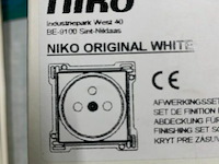 Niko, afwerkingsplaat - afbeelding 2 van  2