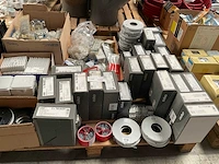 Niko divers schakel materiaal
