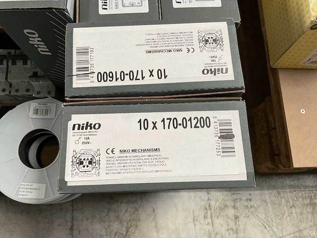 Niko divers schakel materiaal - afbeelding 2 van  9