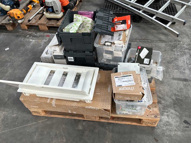Niko-hager-wago partij elektriciteit componenten - afbeelding 1 van  6