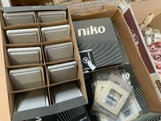 Niko, legrand divers installatiemateriaal - afbeelding 3 van  6