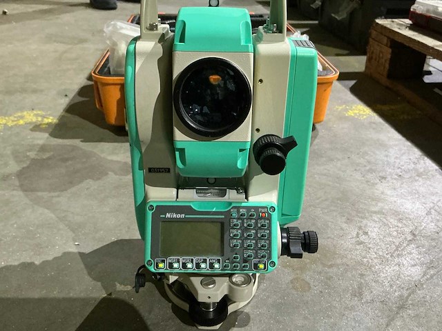 Nikon npl-352 bouwlaser - afbeelding 1 van  7
