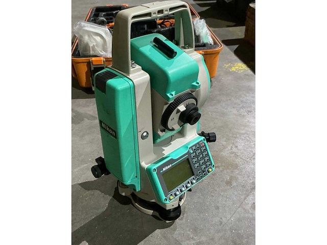 Nikon npl-352 bouwlaser - afbeelding 3 van  7