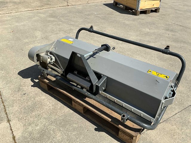 Nilfisk 1300mm klepelmaaier - afbeelding 1 van  5