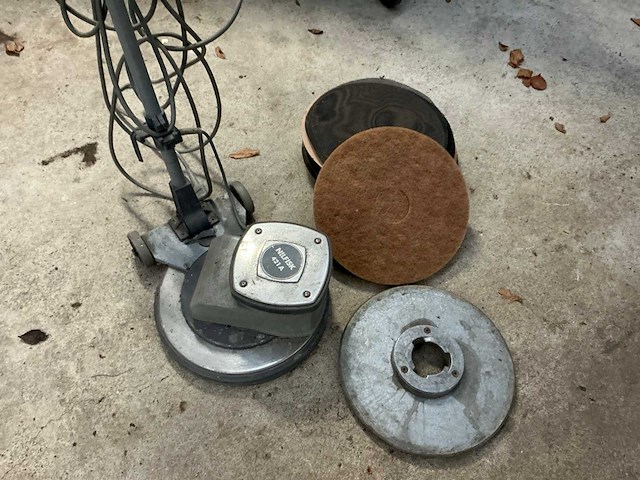 Nilfisk 421a eenschijfsmachine - afbeelding 2 van  6