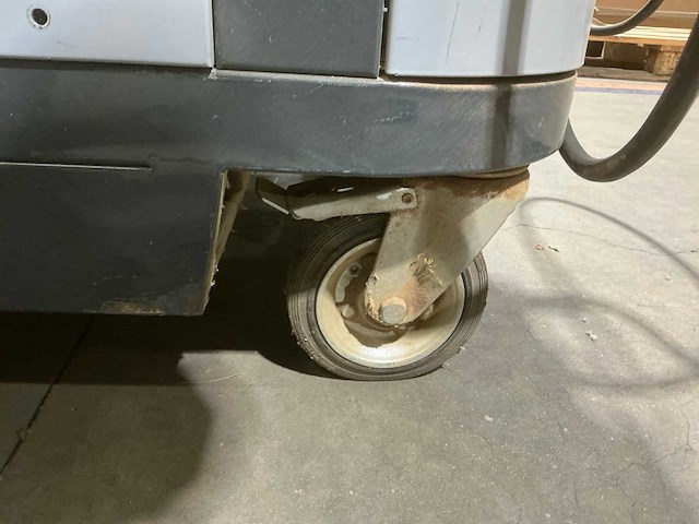 Nilfisk advance iv 055 l industriële stofzuiger - afbeelding 8 van  17