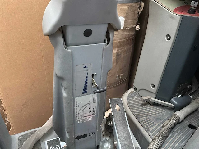 Nilfisk br800s schrobzuigmachine - afbeelding 4 van  7