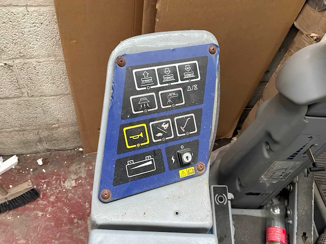 Nilfisk br800s schrobzuigmachine - afbeelding 5 van  7