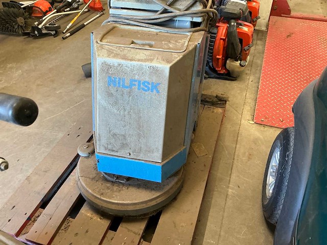 Nilfisk c51 vloerreiniger - afbeelding 1 van  3