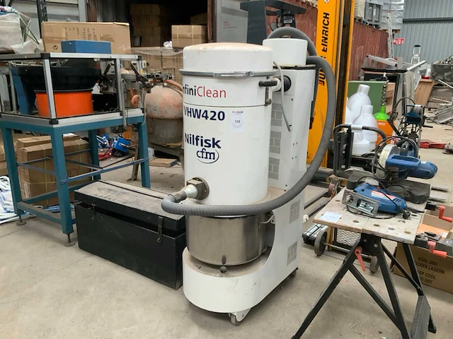 Nilfisk cfm vhw420 industriële stofzuiger - afbeelding 1 van  5