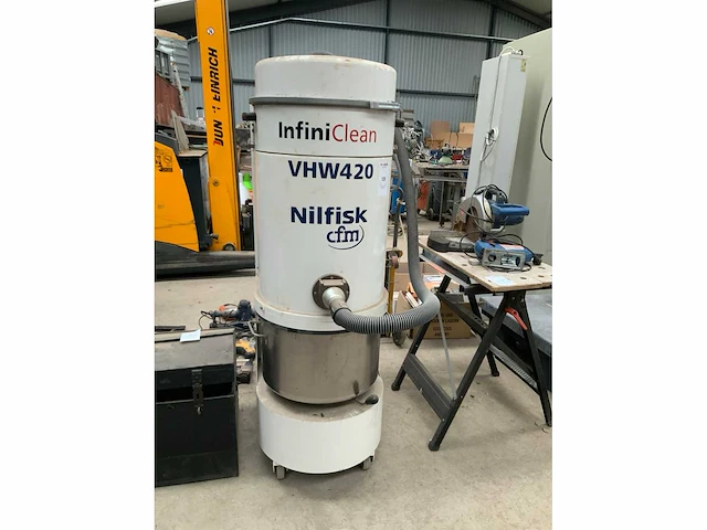 Nilfisk cfm vhw420 industriële stofzuiger - afbeelding 3 van  5