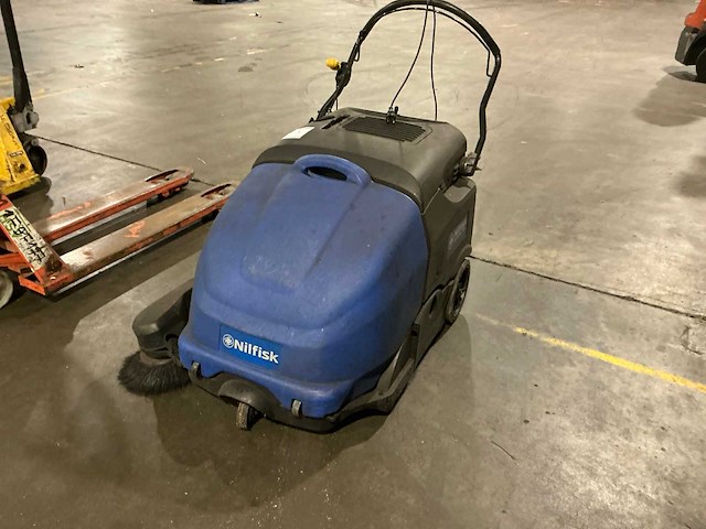 Nilfisk floortec 760 veegmachine - afbeelding 1 van  5