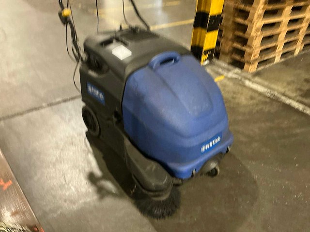 Nilfisk floortec 760 veegmachine - afbeelding 3 van  5