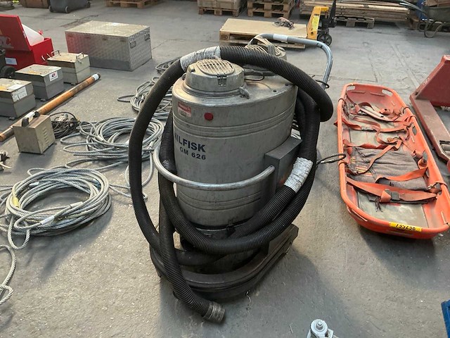 Nilfisk gm 626 industriële stofzuiger - afbeelding 1 van  5