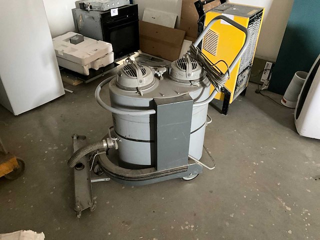 Nilfisk gm625 industriële stofzuiger - afbeelding 1 van  5