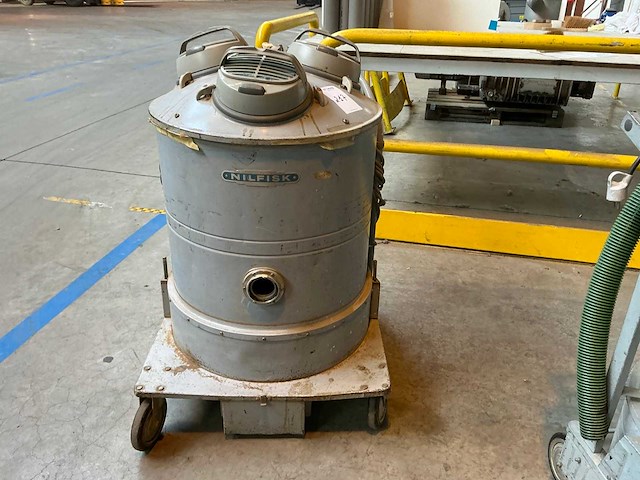 Nilfisk gs83 industriële stofzuiger - afbeelding 2 van  7