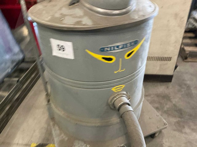 Nilfisk gs83 industriële stofzuiger - afbeelding 2 van  3