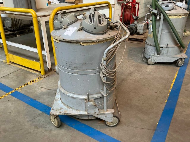 Nilfisk gs83 industriële stofzuiger - afbeelding 6 van  7