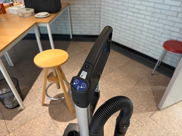 Nilfisk sc100 professionele schrob-/zuigmachine - afbeelding 1 van  1