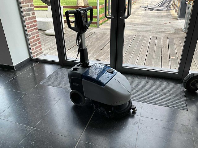 Nilfisk sc351 vloerreiniger - afbeelding 2 van  9