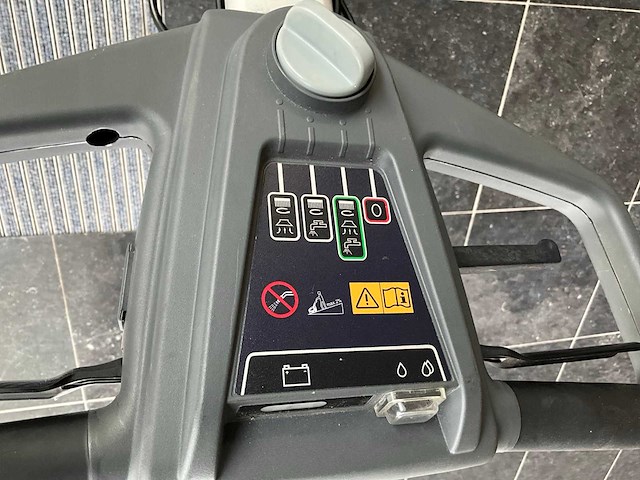 Nilfisk sc351 vloerreiniger - afbeelding 4 van  9