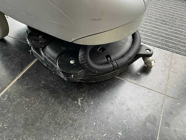 Nilfisk sc351 vloerreiniger - afbeelding 7 van  9