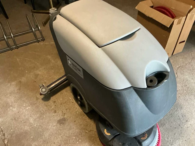 Nilfisk sc400 veegmachine - afbeelding 3 van  9