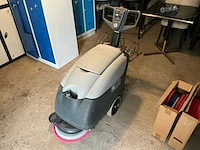 Nilfisk sc400 veegmachine - afbeelding 3 van  9