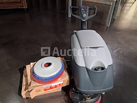 Nilfisk sc400 vloer-scrubberdroger - afbeelding 1 van  8