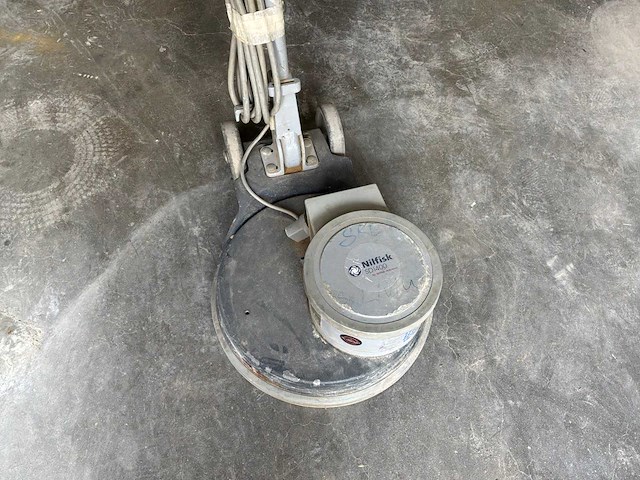 Nilfisk sd400 vloerpolijstmachine - afbeelding 4 van  6